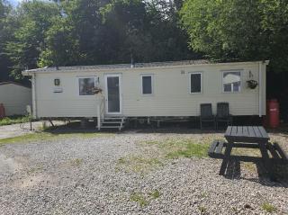 Cozy Caravan with private patio - 0