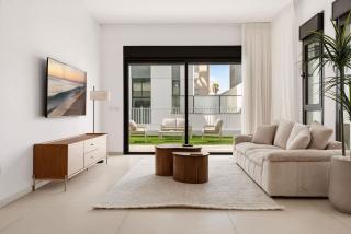 Spacious 4BR Luxury Apartment l Huge Balcony & Mamad - 0