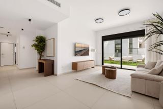 Spacious 4BR Luxury Apartment l Huge Balcony & Mamad - 3