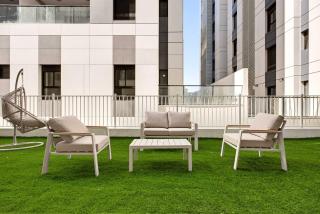 Spacious 4BR Luxury Apartment l Huge Balcony & Mamad - 9