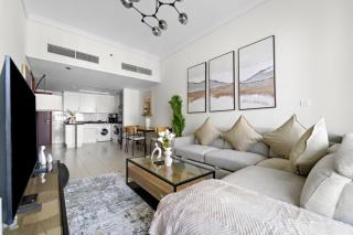 Spacious 1BR unit with Lake View - 9