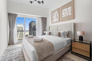 Spacious 1BR unit with Lake View - 4
