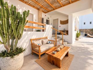 Mykonos Dot Suites - 4