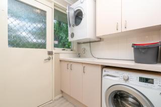 Elegant 4 Bedroom Home in Chifley - Hosted by Canstay - 3