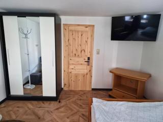 Geräumige Monteurwohnung in ruhiger Lage in Riedbach - 8