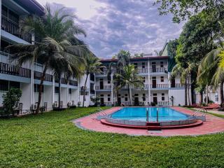 Acme Grand Hotel - 0