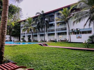 Acme Grand Hotel - 1