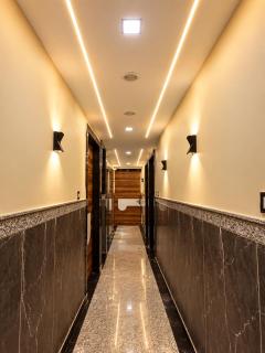 ARIVOO - Hotel Royal Aanandam - 4