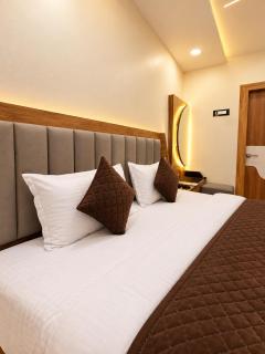 ARIVOO - Hotel Royal Aanandam - 2
