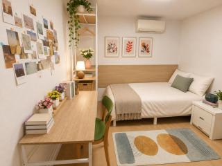 The Happy Stay - 2