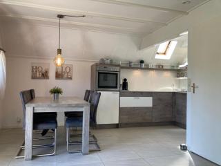 Lilian Modern Holiday home at a typical dutch canal, close to the Lauwersmeer - 6