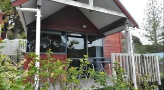 Bay Cabinz Motel - 1