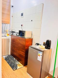 The Naalya Lux Nook Stylish 1BR near the main road - 8