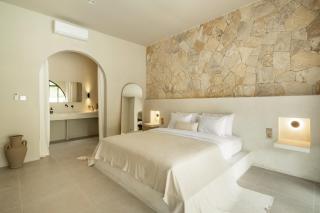 Stylish 3BR Villa Rayana, Prime Canggu Location - 1