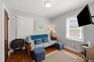 Avon Lake Retreat Sleeps 6 -  - 7