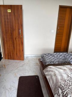 Crest Himalayan Aura - 1