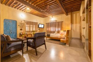 Hotel Grand Marina Suites Near IGI Airport - 2