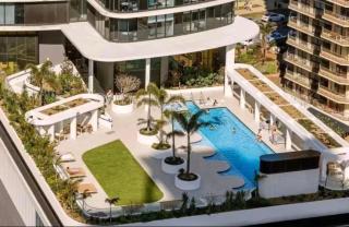 Beachfront 2BR Skyhome, Panoramic Ocean Views, 2 Pools & Gym, Meriton Ocean - 2