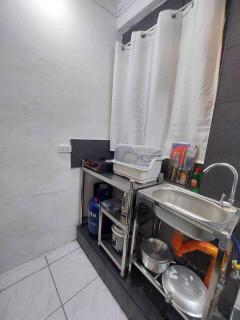 Central Location Affordable solo unit Backpackers - 8