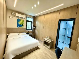 花漫里酒店 Blossom Lane Hotel Shanghai PVG Airport Free PVG Airport Free PVG Airport Shuttle Service Garden Terrace Free On-Site Parking Resident Cats On-Site - 6