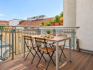 Two Bedroom Rooftop Apartment for 6 near City Center & Metro U2 - 6