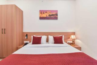 Hotel Luxury Inn - 1