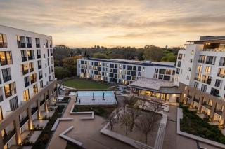 Sunset Studio at One Rosebank - 8