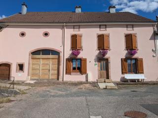 Gîte convivial 4/5 pers. avec parking privé, proche nature et histoire, tout confort inclus - 0