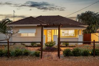 The Art Lovers Cottage in Mandurah 1BR - 9