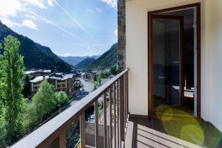 Barthe Holidays I Apartamento moderno en Arinsal 6PAX a pie de pistas, balcón con vistas y parking I Sol - 6