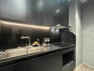 Modern Executive Apartment With Stunning Skyline View - 6