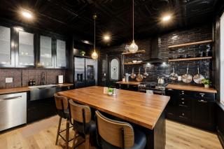 Heart of Ohio City Sleeps 8 & Fenced Yard - 3
