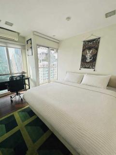 Silom Suite Apartment - 7