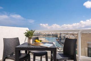 BnBNova - 2BR Penthouse St Julian's - Sea Views & Terrace - 0