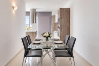 BnBNova - 2BR Penthouse St Julian's - Sea Views & Terrace - 4