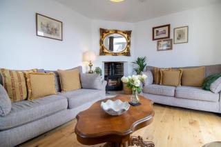 Belmont House -Spacious 4-Bed - 3 Baths & Parking by Belmont Places - 6