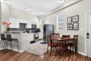 Vibrant Taylor Blvd home near Downtown Louisville - 9