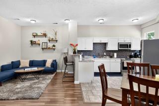 Vibrant Taylor Blvd home near Downtown Louisville - 6