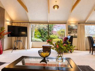 Queen's Garden Mountain view Holiday home - 7