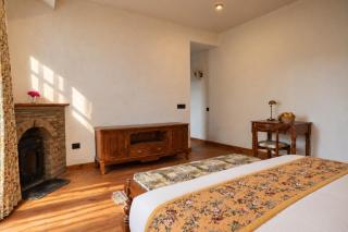 The Camellia House - 6