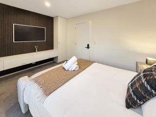 Cosy and Central Family Home - 3