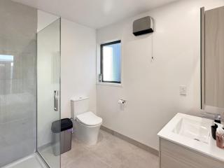 Cosy and Central Family Home - 6