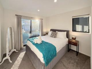 Cosy and Central Family Home - 7