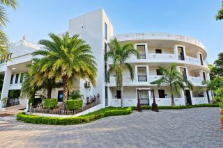 Om Sanctuary Palace Resort - 8