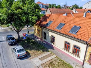 CROSS SQUARE HOUSE - Spacious 2 Level Home, 2BR, 3Baths, Terrace - by RealTrust - Timişoara - 9