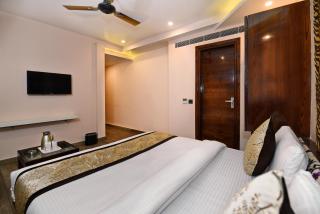 Hotel Blue By Nest Roomz - 0