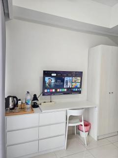 Green Sedayu Apartment Deluxe by Ellison - Giacarta - 9
