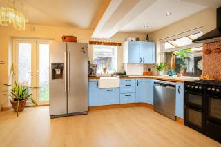 Bee & Bath Hot Tub Hideaway Durham - Steam Spa - Roll Top Bath - Dogs Allowed & Near Diggerland - 7