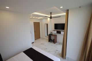 The White House Homestay - 3