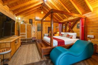 Couple Friendly Wooden Cottage - 8